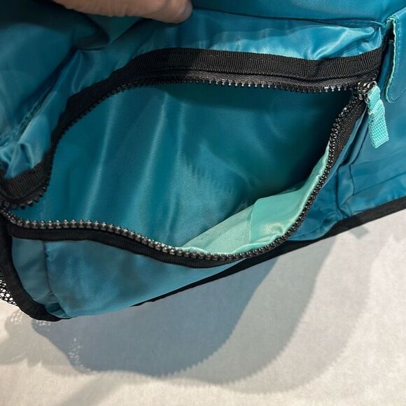 NEW thirty-one Explorista Crossbody Shoulder Purse Stroller Bag Hobo Utility Tra - Picture 10 of 14